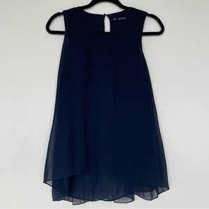 Zara sleeveless pleated shirt [xs]